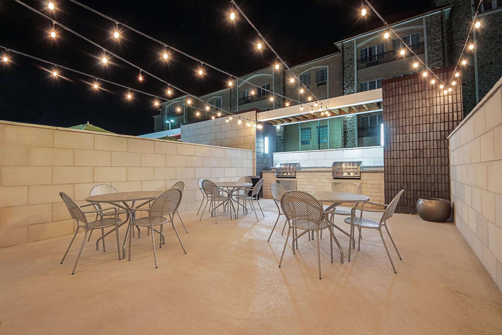 Home2 Suites By Hilton Dallas Grand Prairie Exterior photo